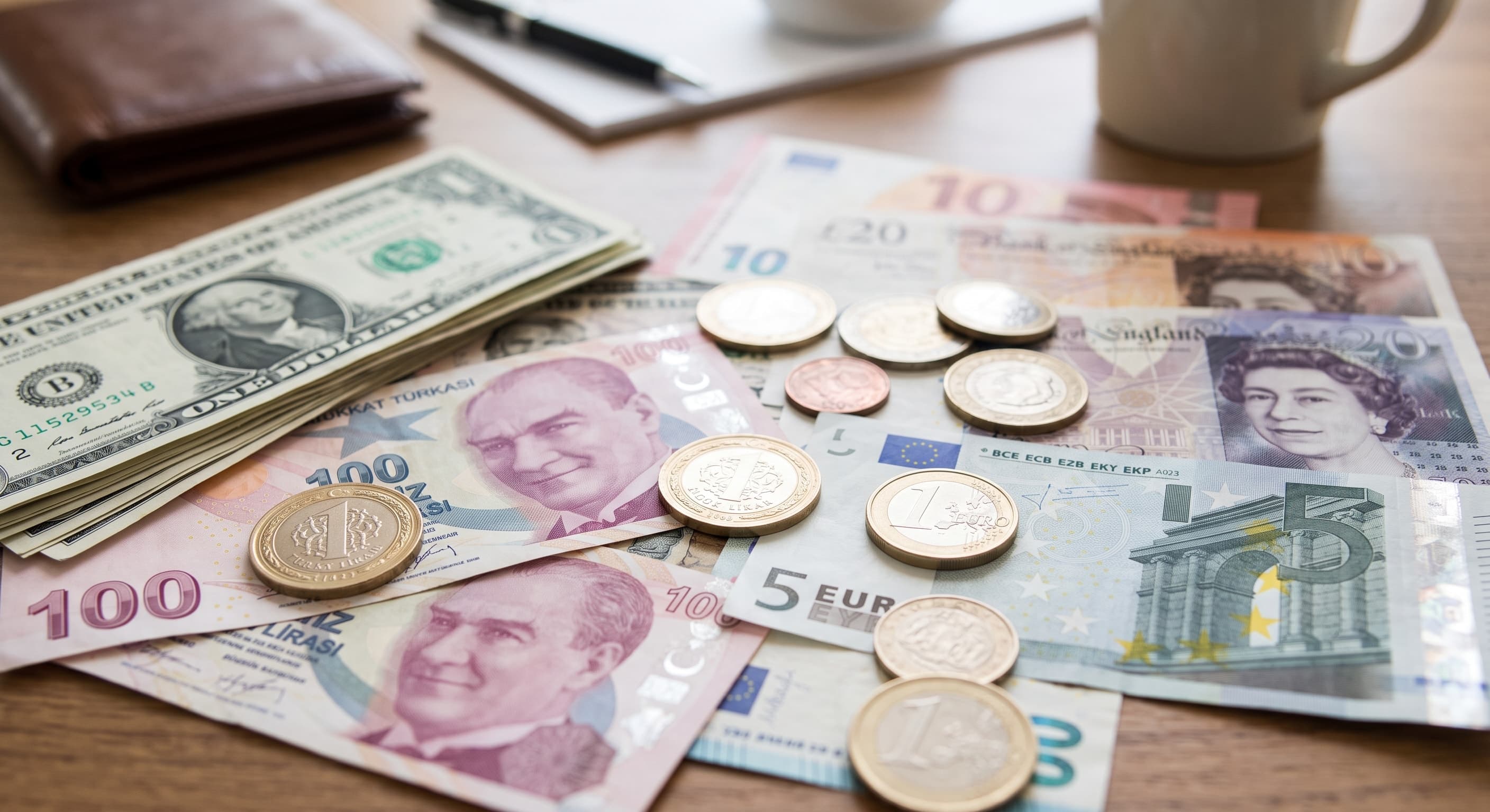 Dolar, euro ve sterlin tarihi zirveleri geride bıraktı: Kur rallisi sürüyor