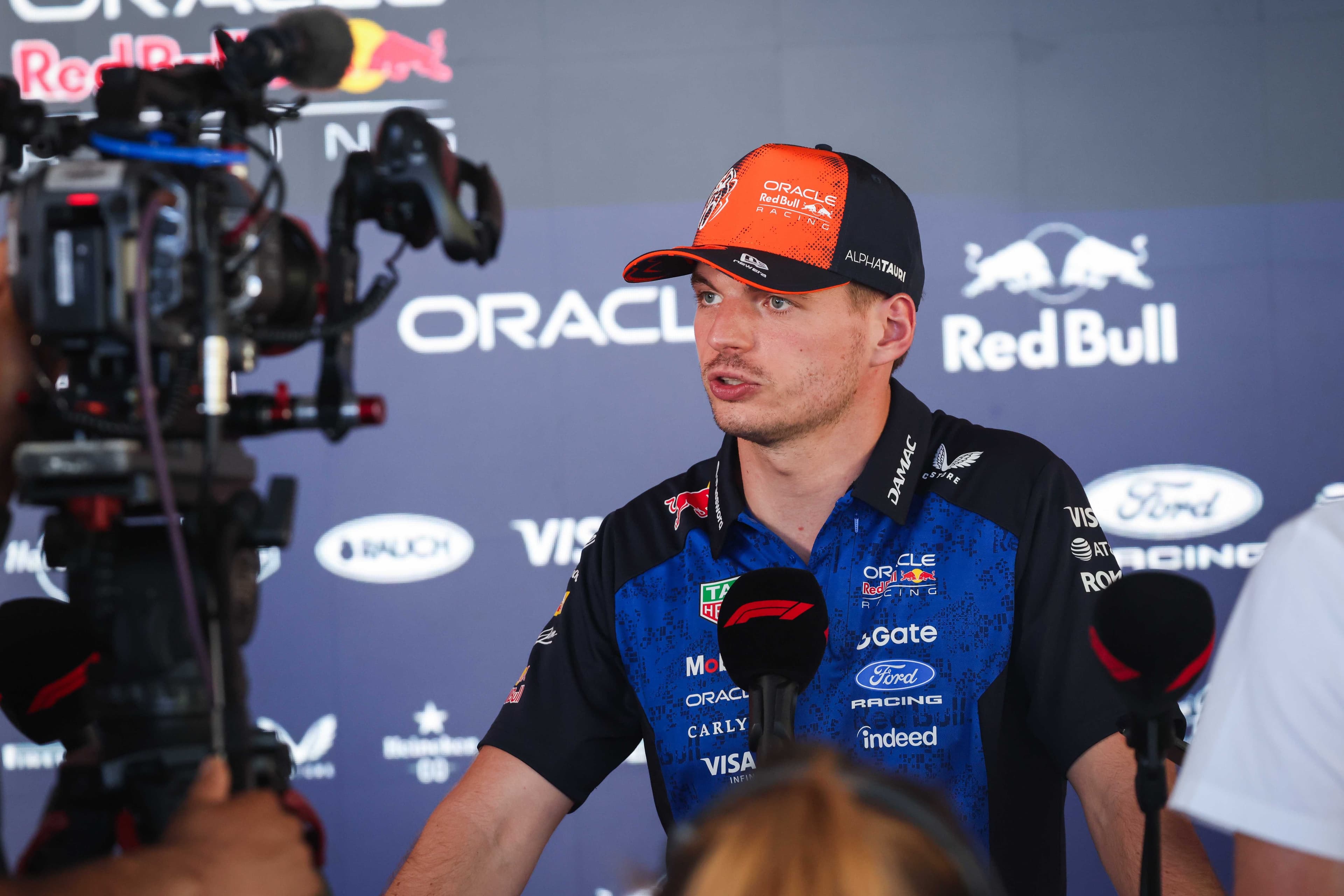 Max Verstappen Red Bull ile sözleşme yeniledi: F1'de dönem bombası