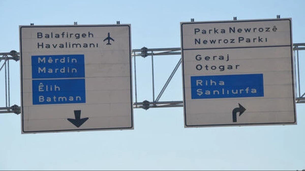 Demokratik Açılım Sürecinde Kürtçe Tabelalar Hayata Geçti
