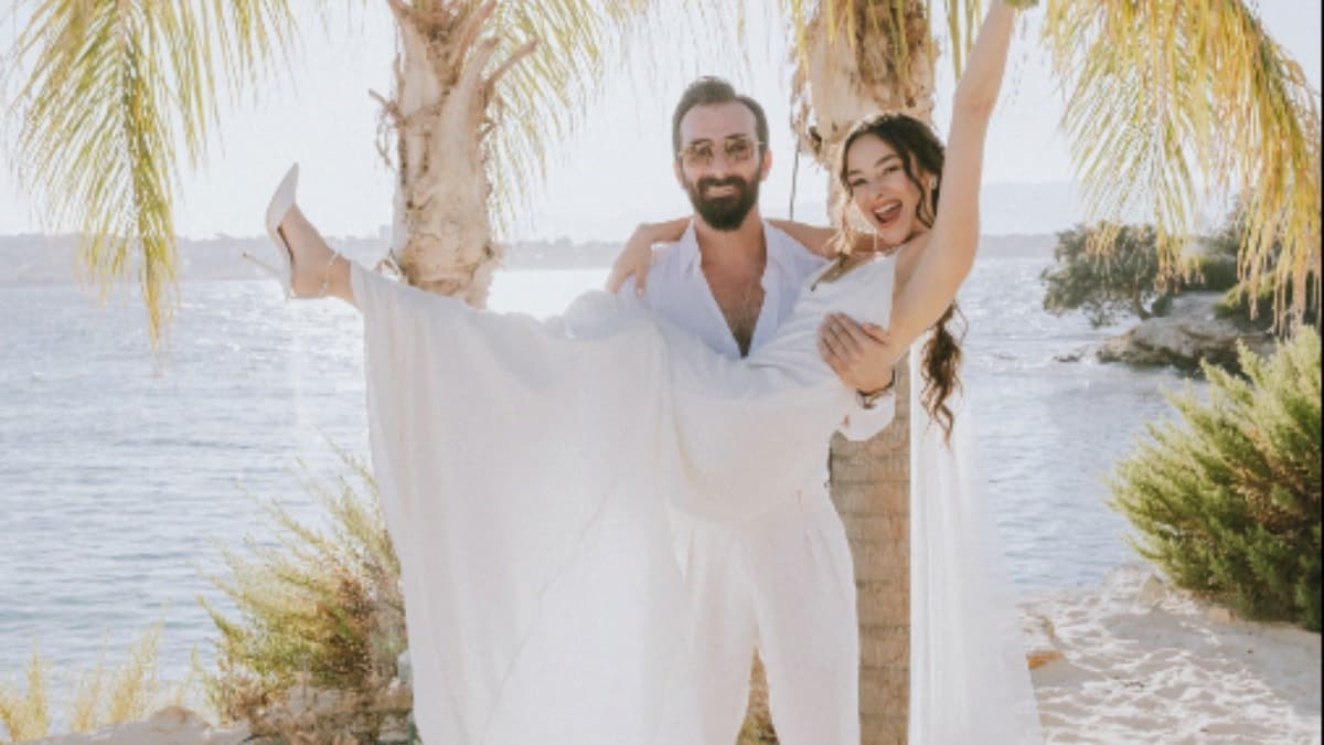 İstanbullu Gelin'in yıldızı Hira Koyuncuoğlu dünyaevine girdi: Damat gelini kucağına aldı